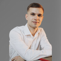 <span color-type="color" style="color: #2b2b2d;"><span style="font-weight: 700;">Руслан Зайцев - эксперт&nbsp;</span><span style="font-weight: 700;">по клиентскому сервису и процессам</span><br></span>